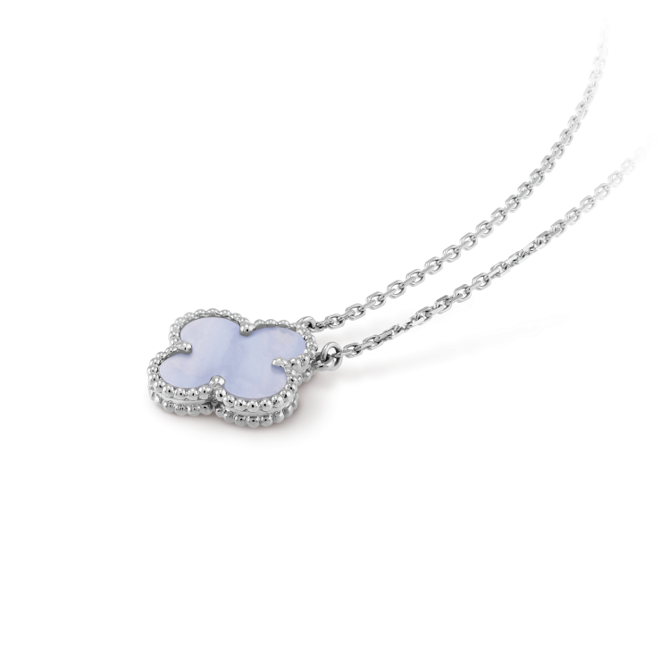 [Cyra] CLOVER 15MM HALSKETTE BLAUER CHALCEDON SILBER