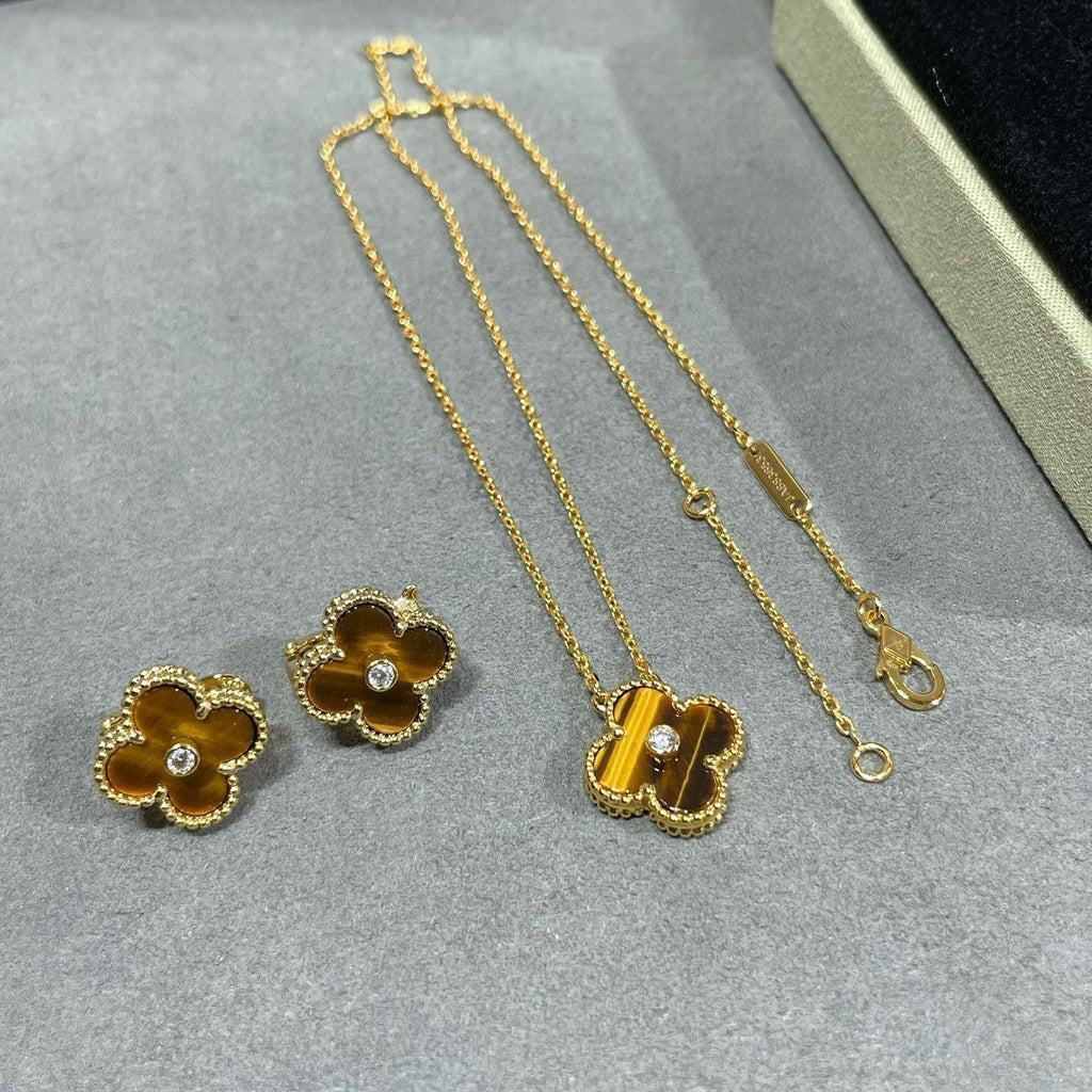 [Cyra]  CLOVER 15MM ダイヤモンド＆イエロータイガーアイアゲート ネックレス
