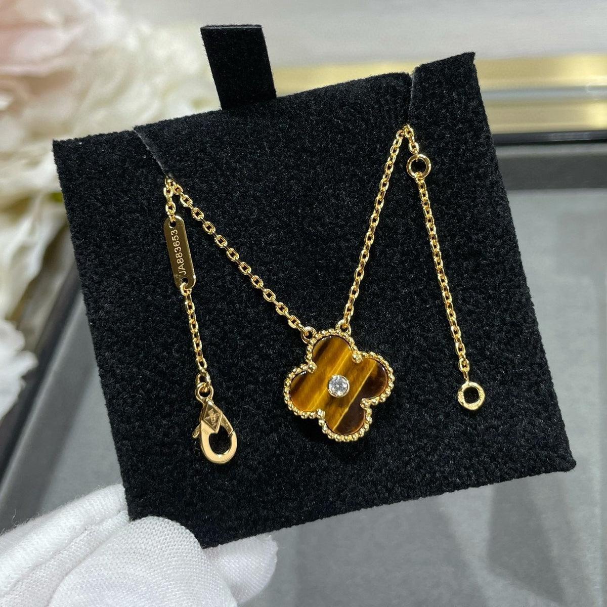 [Cyra] CLOVER Halskette 15MM DIAMANT UND GELBES TIGERAUGE-ACHAT