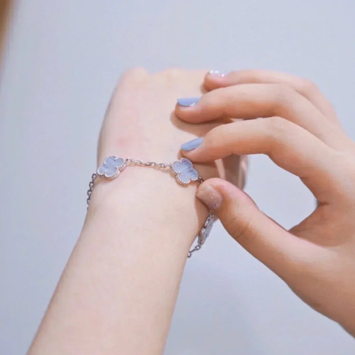 [Cyra] Neue CLOVER 5 MOTIV ARMBANDKOLLEKTION AUS LILAM CHALCEDON