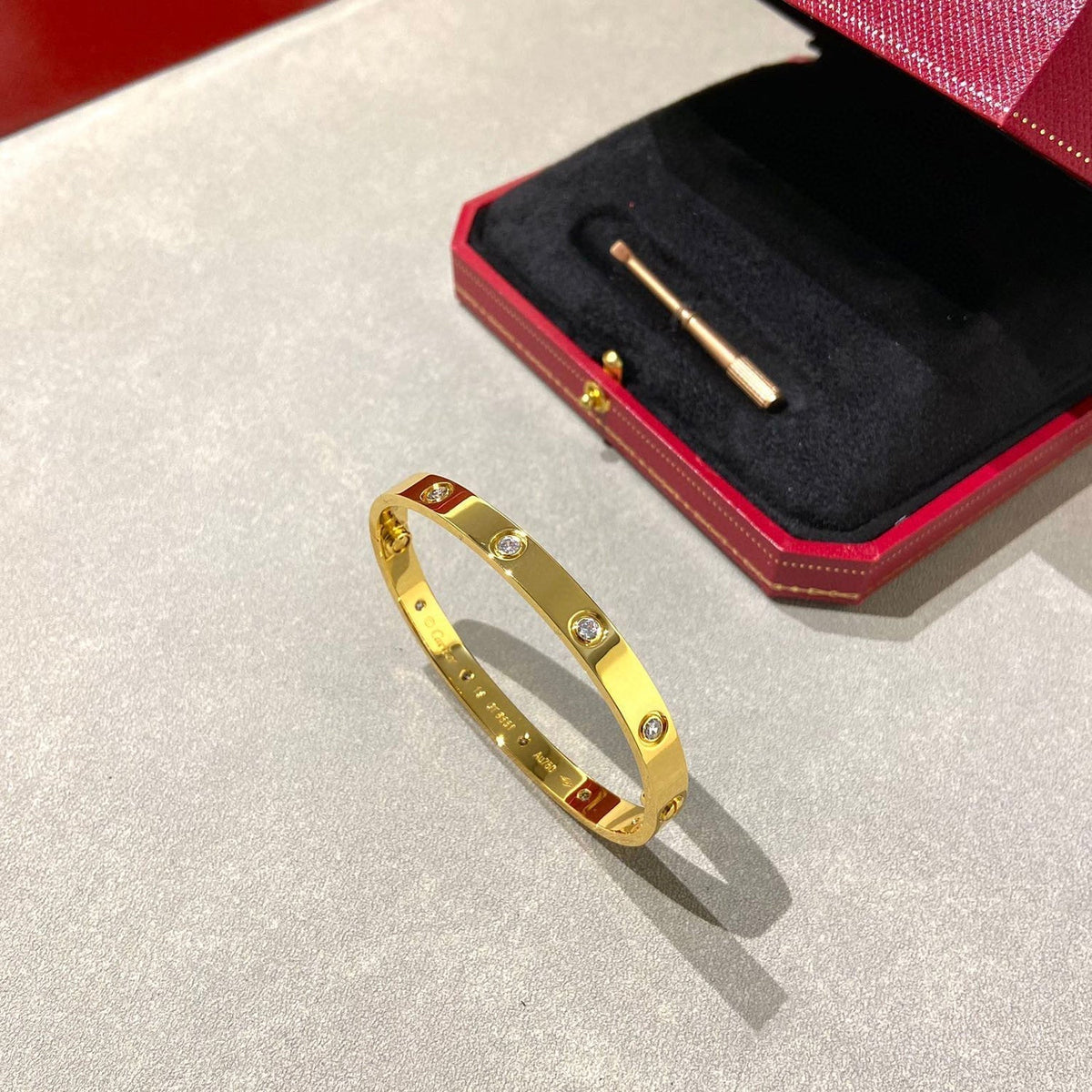 [Cyra]  LOVE BRACELET 6.1MM 10 DIAMONDS