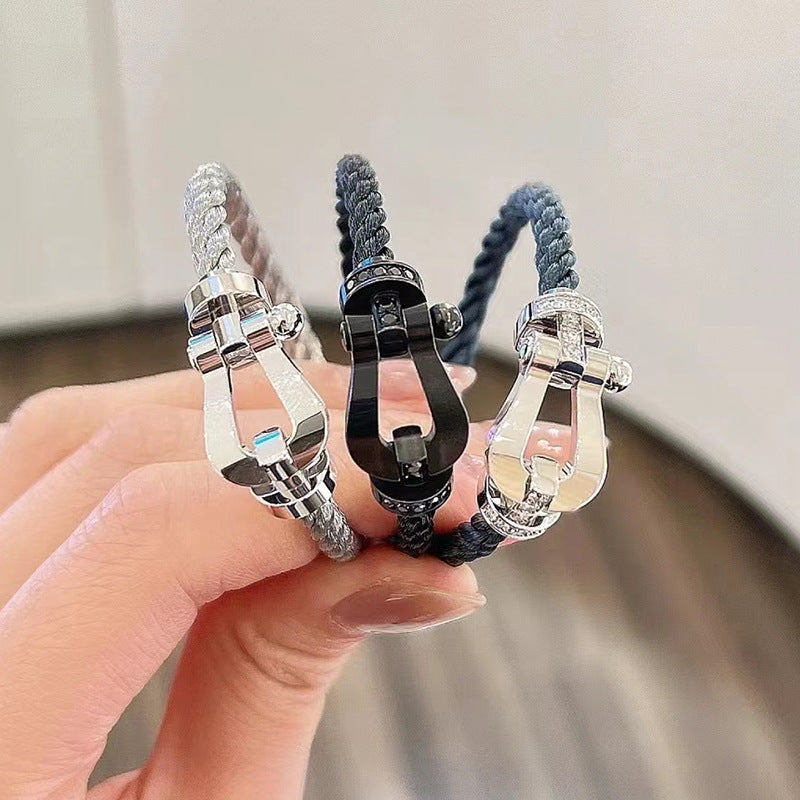 [Cyra]  FORCE LARGE HORSESHOE HALF DIAMOND BRACELET SILVER