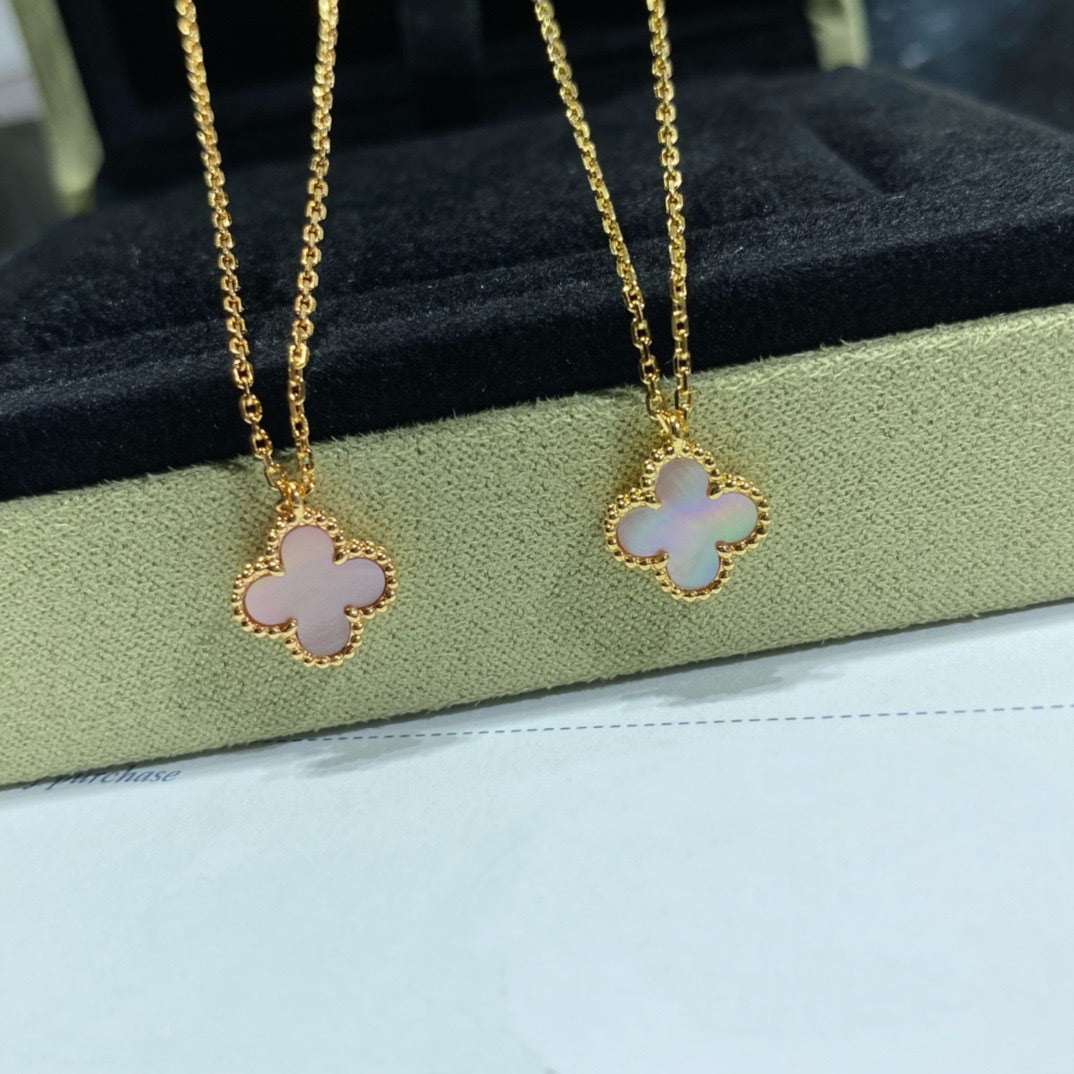 [Cyra]  CLOVER 15MM PINK MOTHER-OF-PEARL SINGLE FLOWER NECKLACE