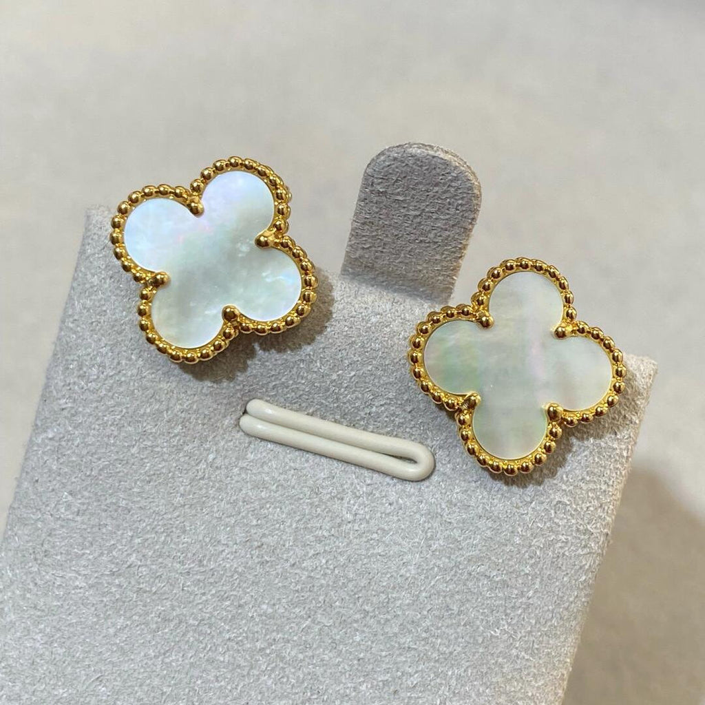 [Cyra] CLOVER LARGE (20mm) 1 MOTIV WEISSE PERLMUTT OHRSTECKER