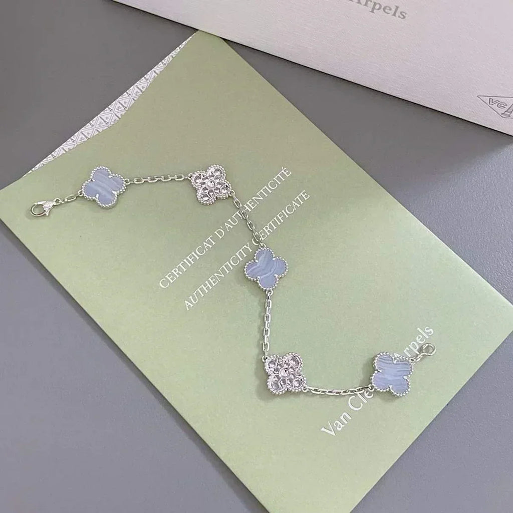 [Cyra] Neue CLOVER 5 MOTIV ARMBANDKOLLEKTION AUS LILAM CHALCEDON