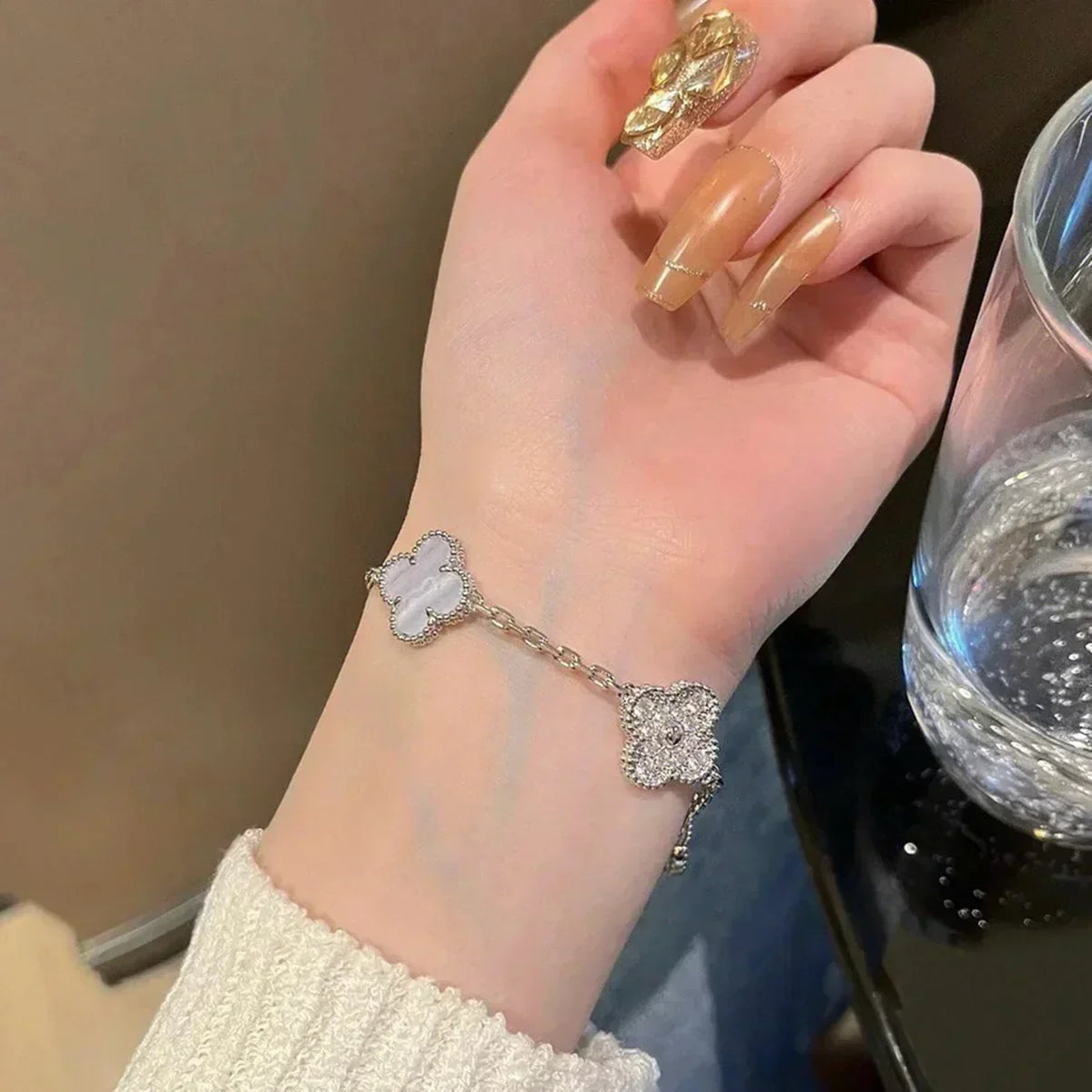 [Cyra] Neue CLOVER 5 MOTIV ARMBANDKOLLEKTION AUS LILAM CHALCEDON