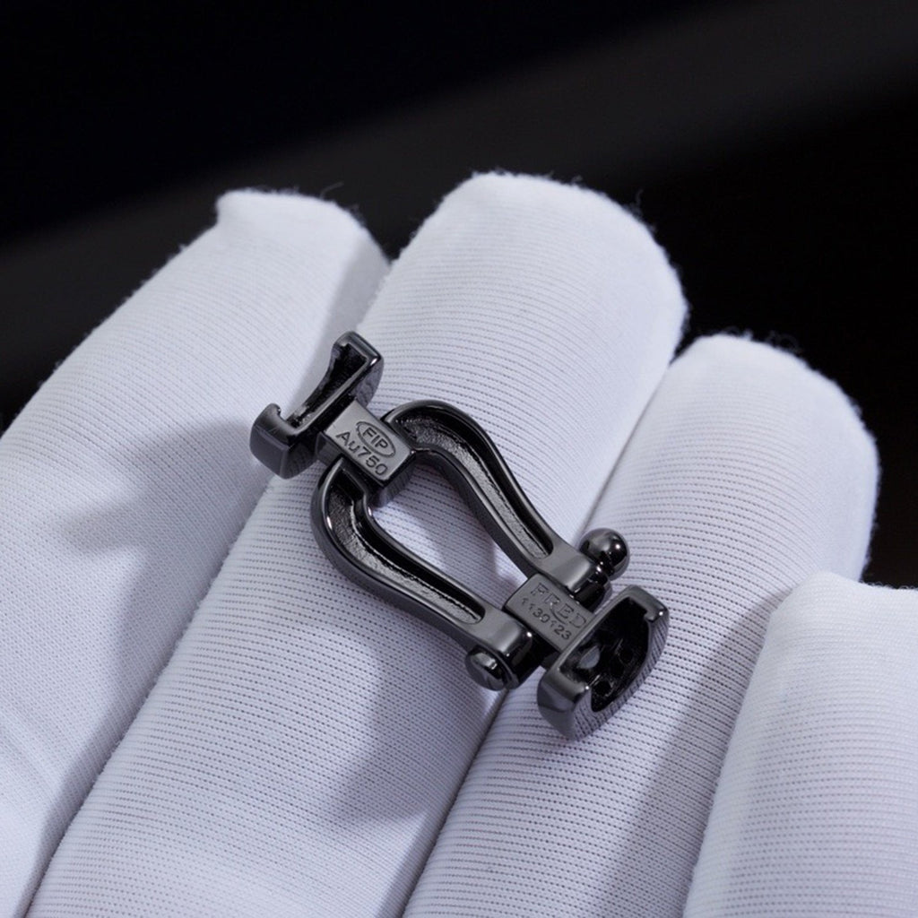 {
  "Cyra": "FORCE LARGE SERIES HORSESHOE BLACK SAMURAI BRACELET"
}