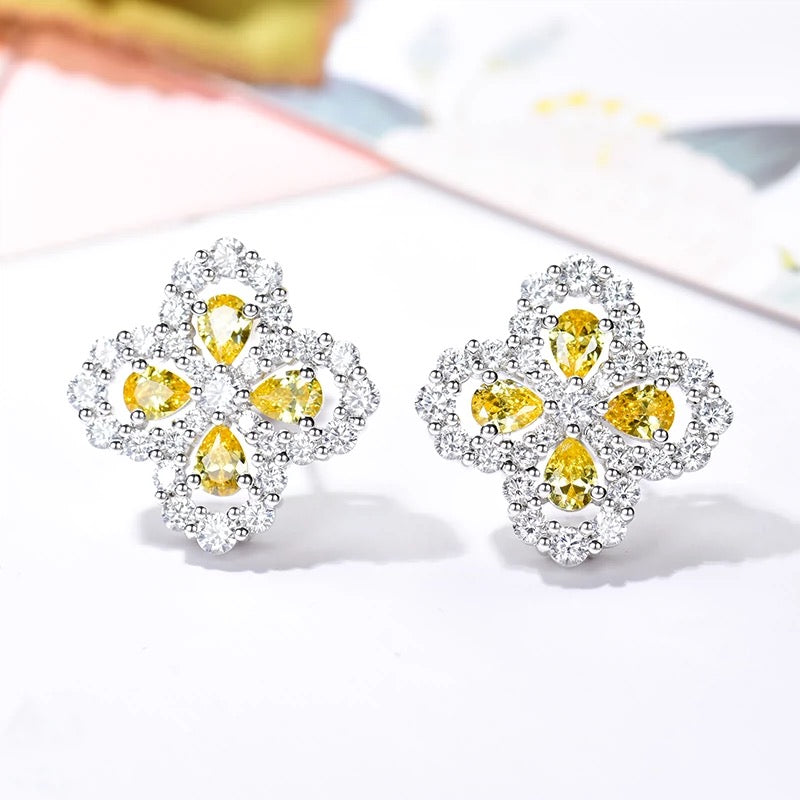 [Cyra]  CREOLEN MIT DURCHGEHENDEM MOTIV UND DIAMANTEN 16MM