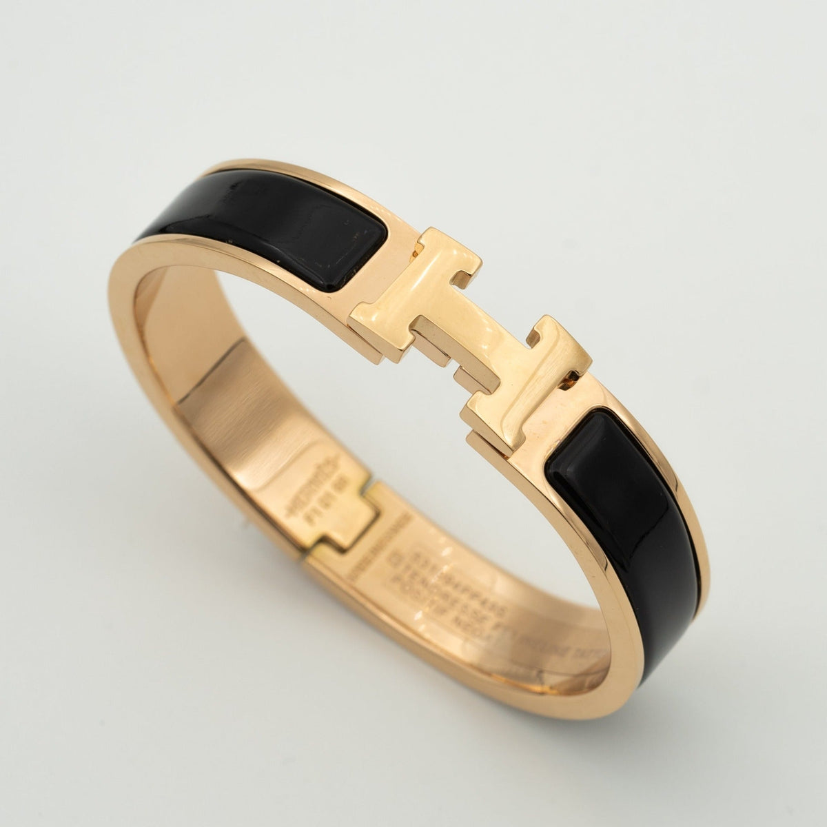 [Cyra]  H BLACK BRACELET