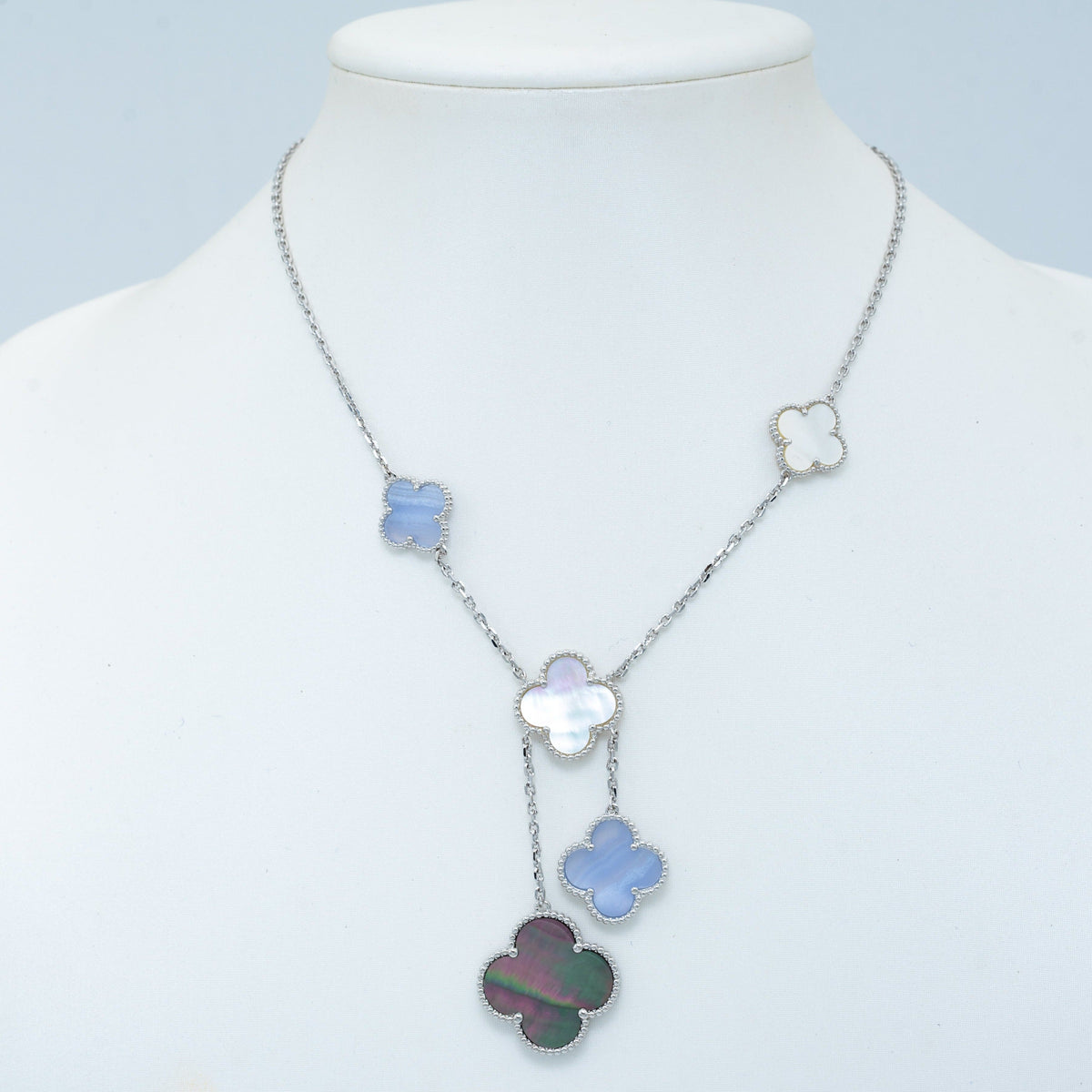 [Cyra]  CLOVER MOP CHALCEDONY NECKLACE SILVER 6 MOTIF