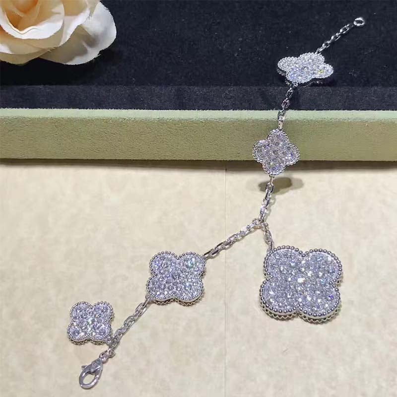 [Cyra]  CLOVER 6 MOTIFS SILVER DIAMOND BRACELET