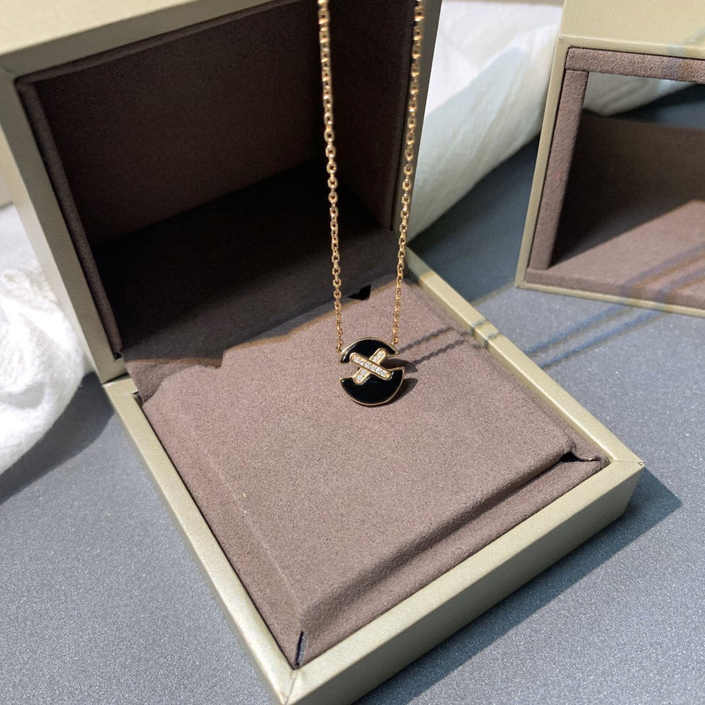 [Cyra]  JEUX DE PINK GOLD DIAMOND NECKLACE