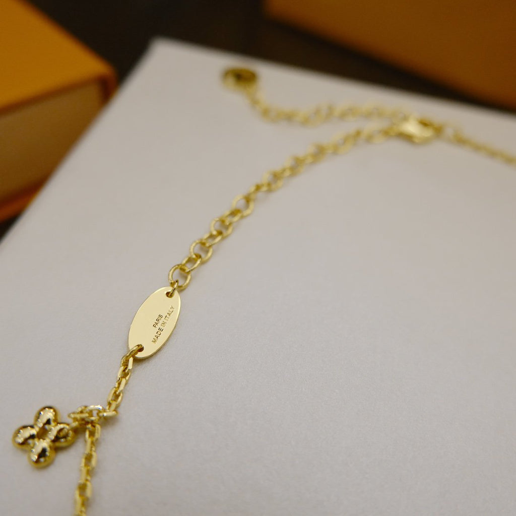 [Cyra]  BLOOMING SUPPLE NECKLACE BRASS