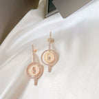 [Cyra]   MOVE ARROW OHRRINGE AUS ROSÉGOLD MIT DIAMANTEN