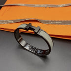 [Cyra] CLIC HM ARMBAND SCHWARZ GRAU