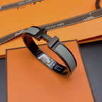 [Cyra] CLIC HM ARMBAND SCHWARZ GRAU