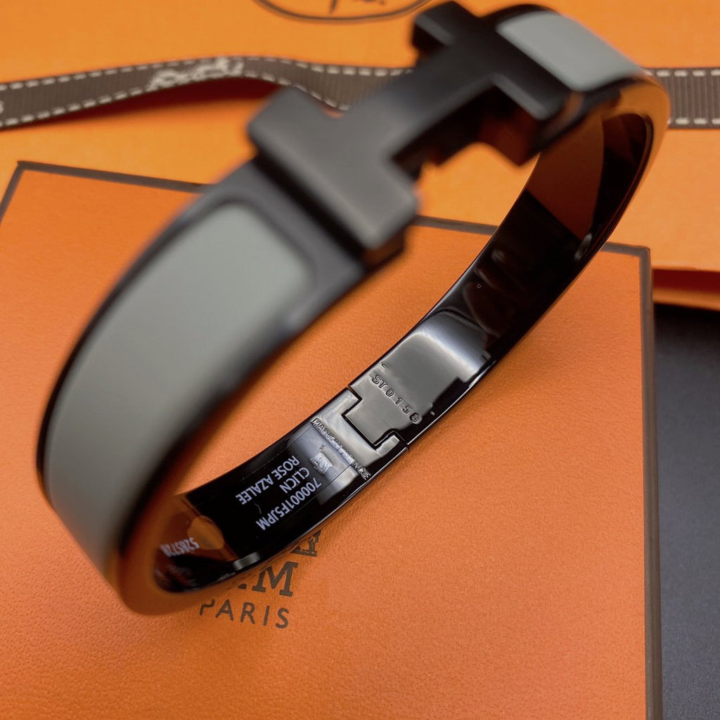 [Cyra] CLIC HM ARMBAND SCHWARZ GRAU