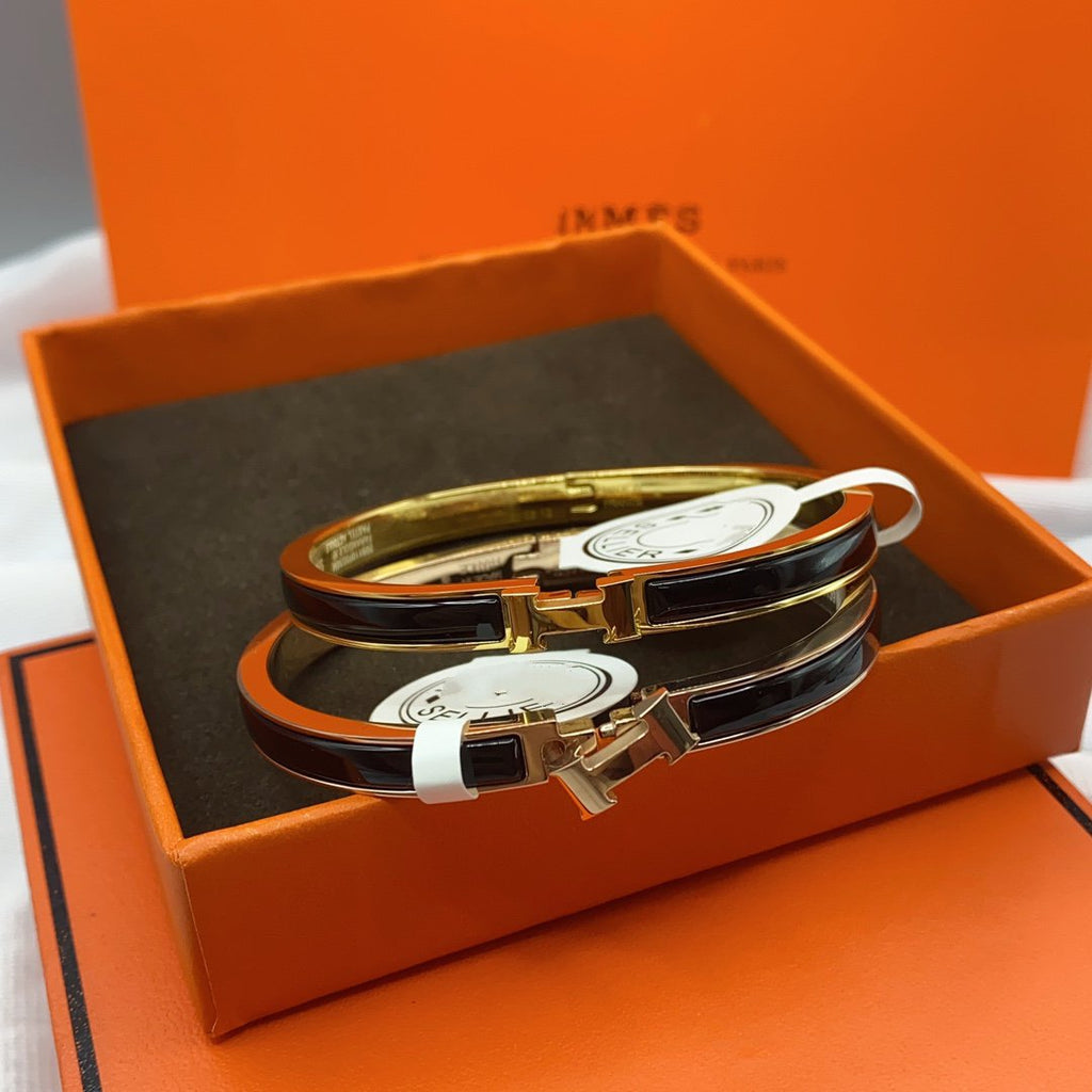 [Cyra]  CLASSIC HM CLIC BLACK 8MM ENAMEL BRACELET