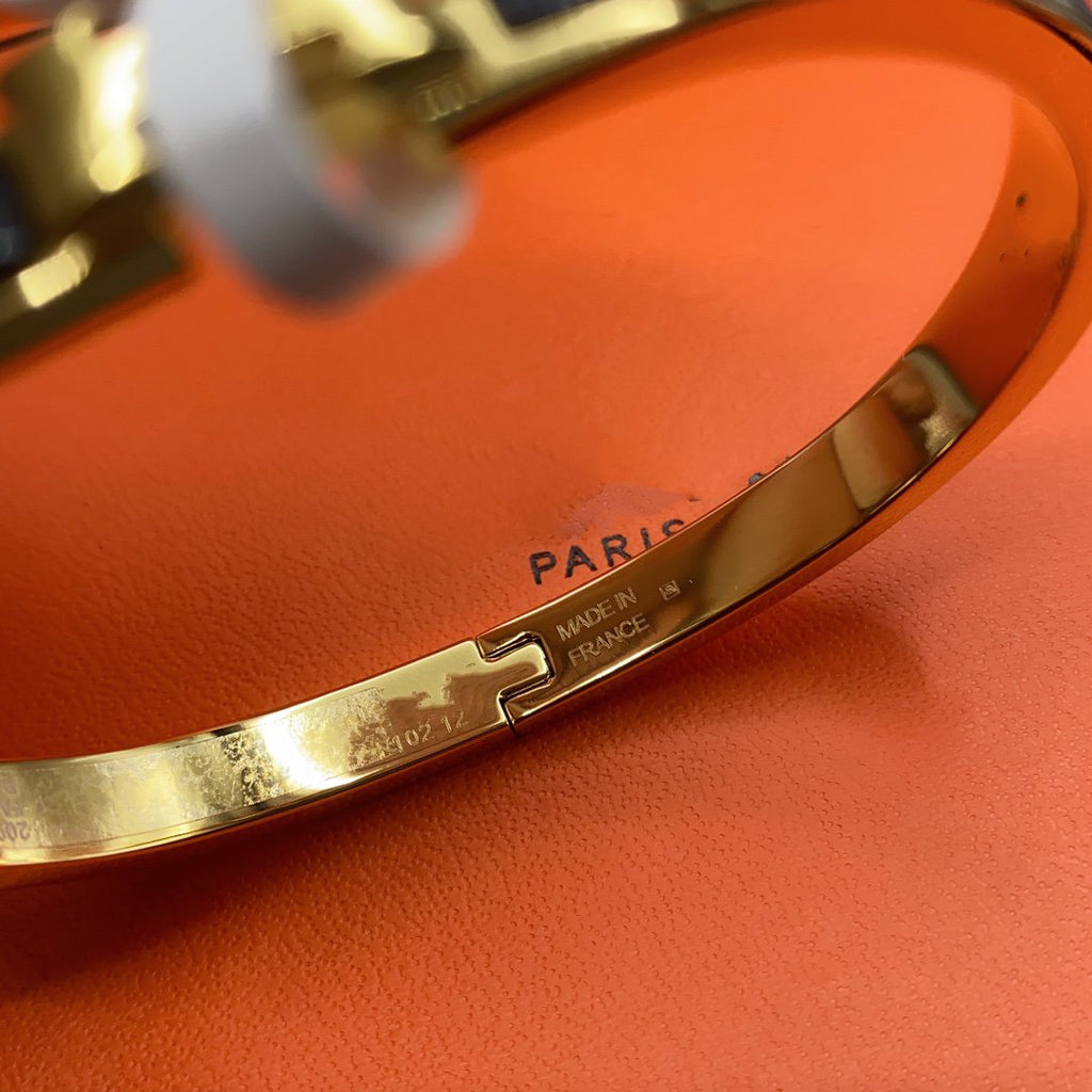 [Cyra]  CLASSIC HM CLIC BLACK 8MM ENAMEL BRACELET