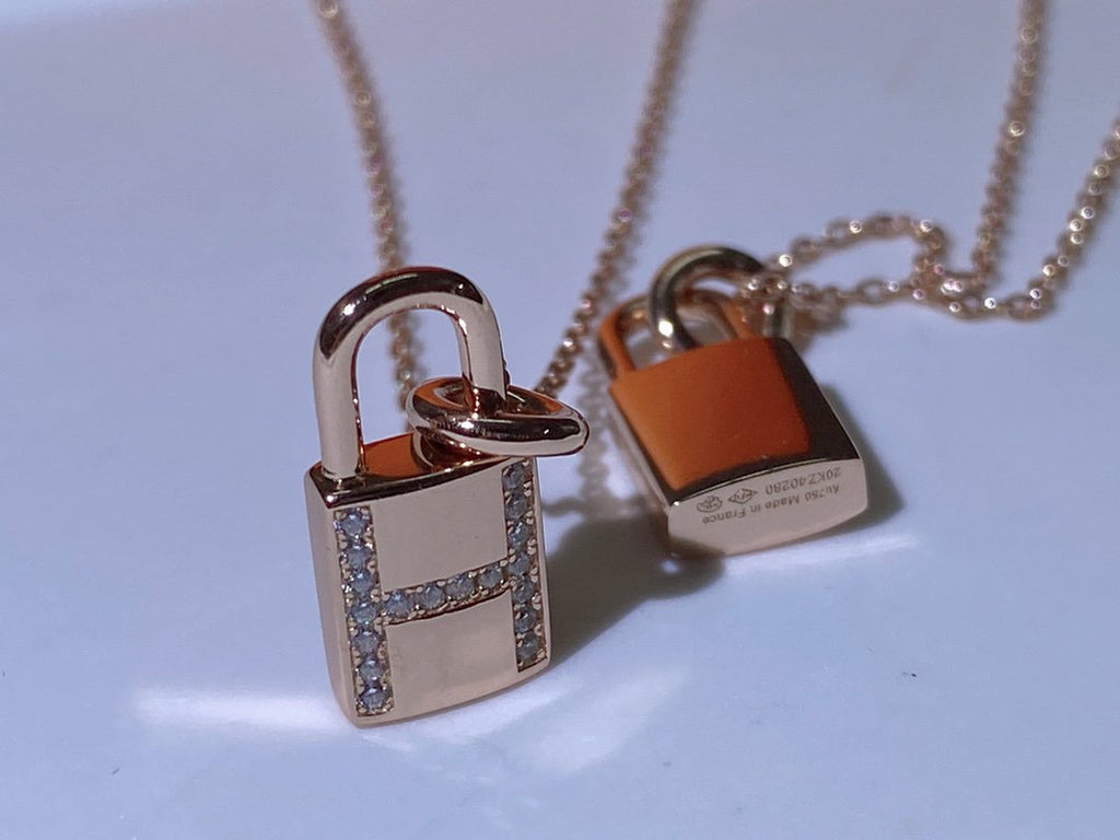 [Cyra]  HM ADVANCED NICHE LOCK HEAD NECKLACE DIAMONDS