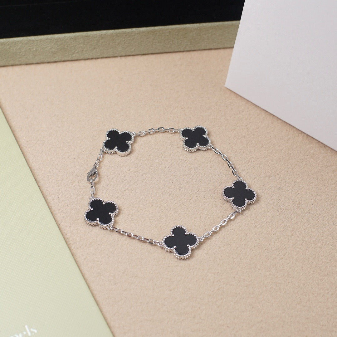 [Cyra] NEUE CLOVER 5 MOTIV ONYX ARMBAND KOLLEKTION