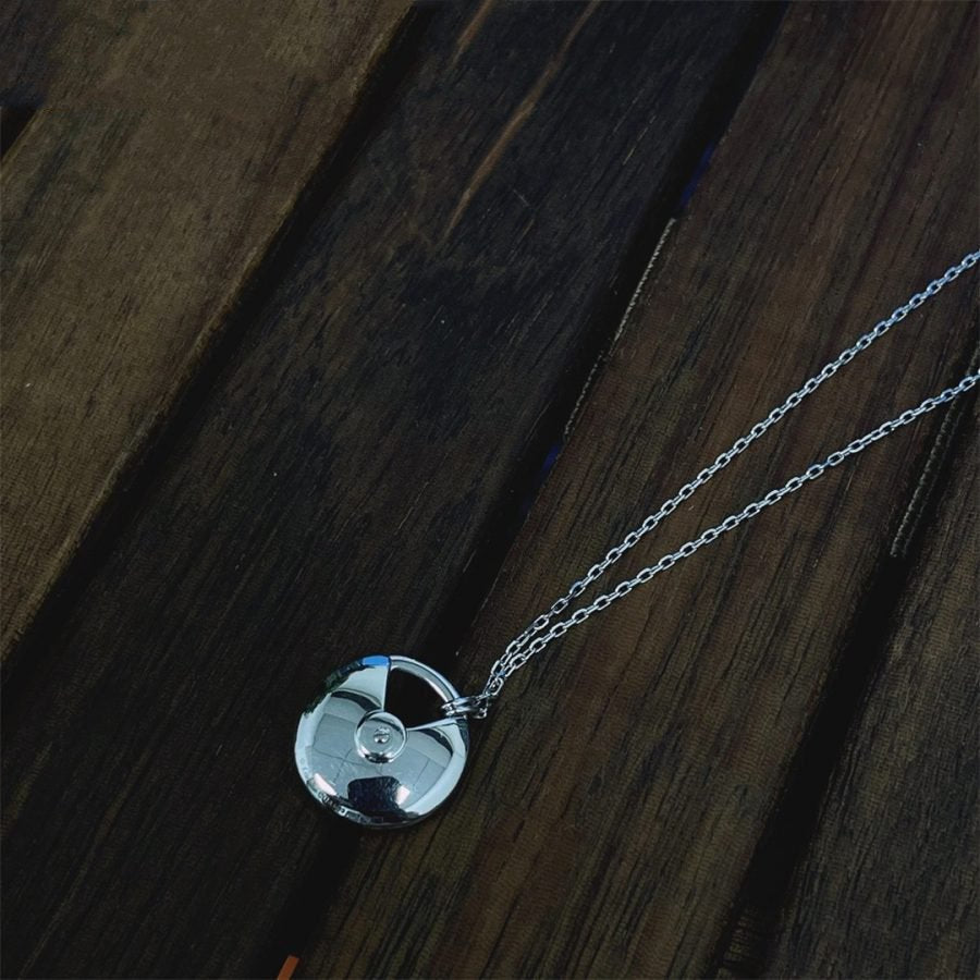 [Cyra] AMULETTE SILBER HALSKETTE MIT VOLLBESATZ AUS DIAMANTEN