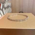 {
  "Cyra": "BEE LOVE SILBER DIAMANTARMBAND"
}