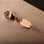 [Cyra] Ring in Blumenform mit vierblättrigem Kleeblatt im ausgehöhlten Design