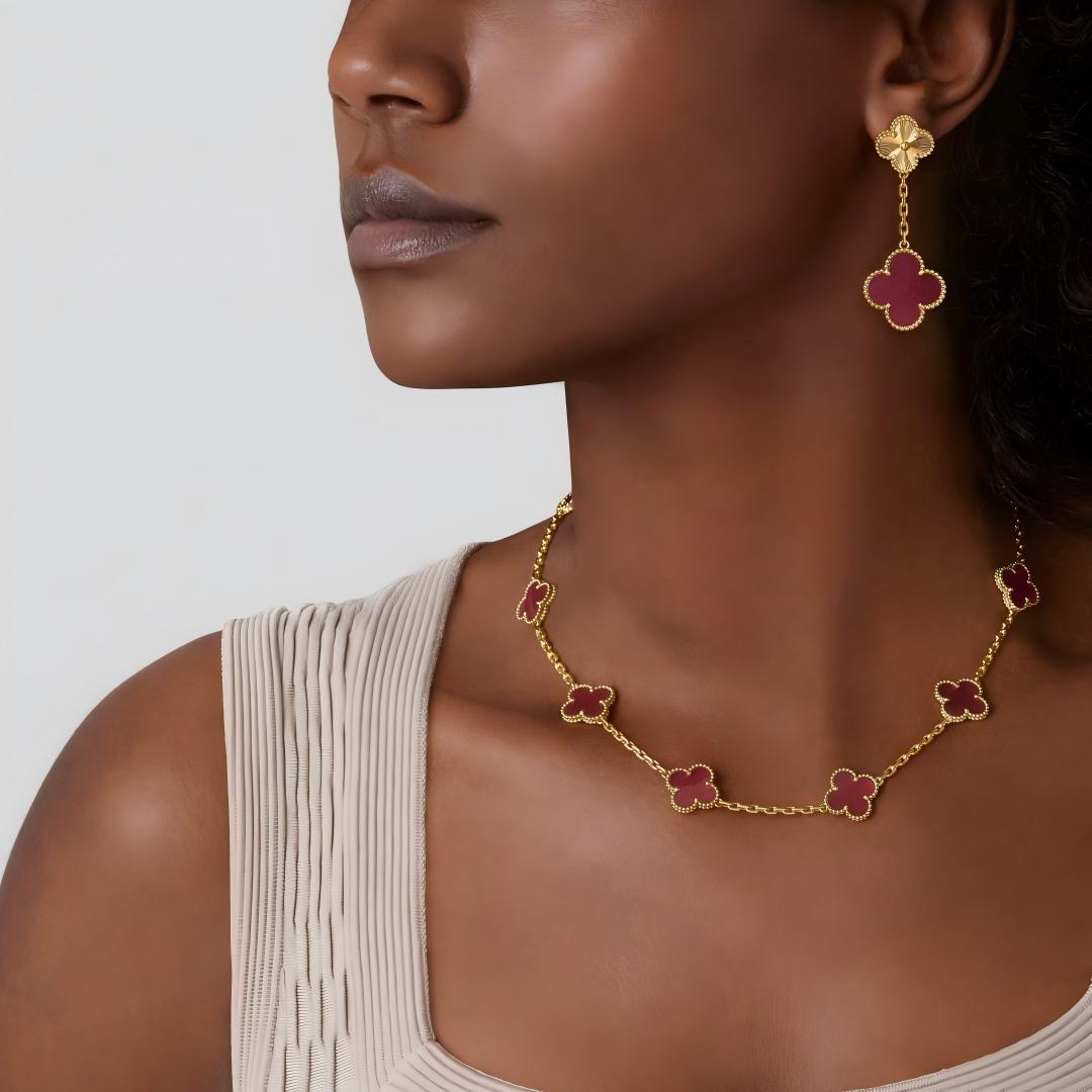 [Cyra] NEUE CLOVER 10 MOTIVE HALSKETTE MIT ROSA EMAILLE