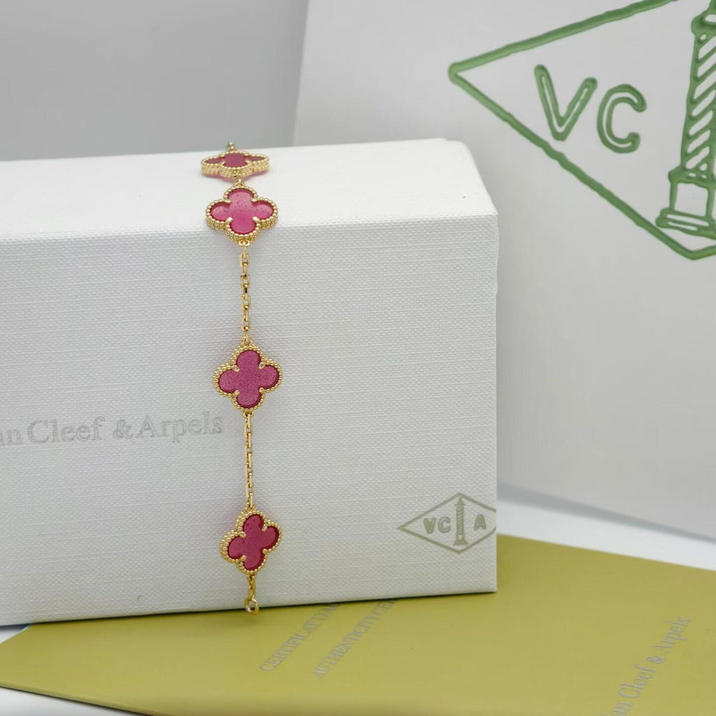 [Cyra] NEW CLOVER 5 MOTIFS PINK ENAMEL BRACELET