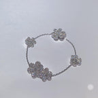 [Cyra] FRIVOLE ARMBAND MIT 5 BLÜTEN SILBER