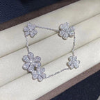 [Cyra] FRIVOLE ARMBAND MIT 5 BLÜTEN SILBER