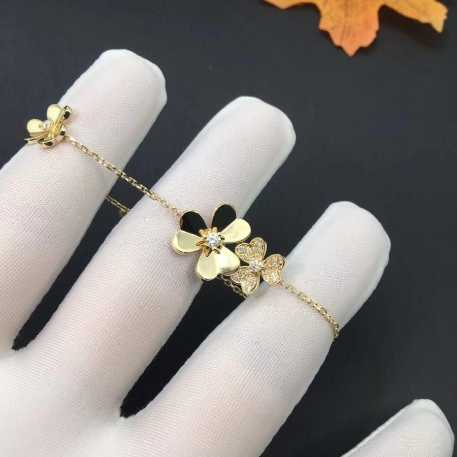 [Cyra]  FRIVOLE GOLD 5 FLOWERS BRACELET