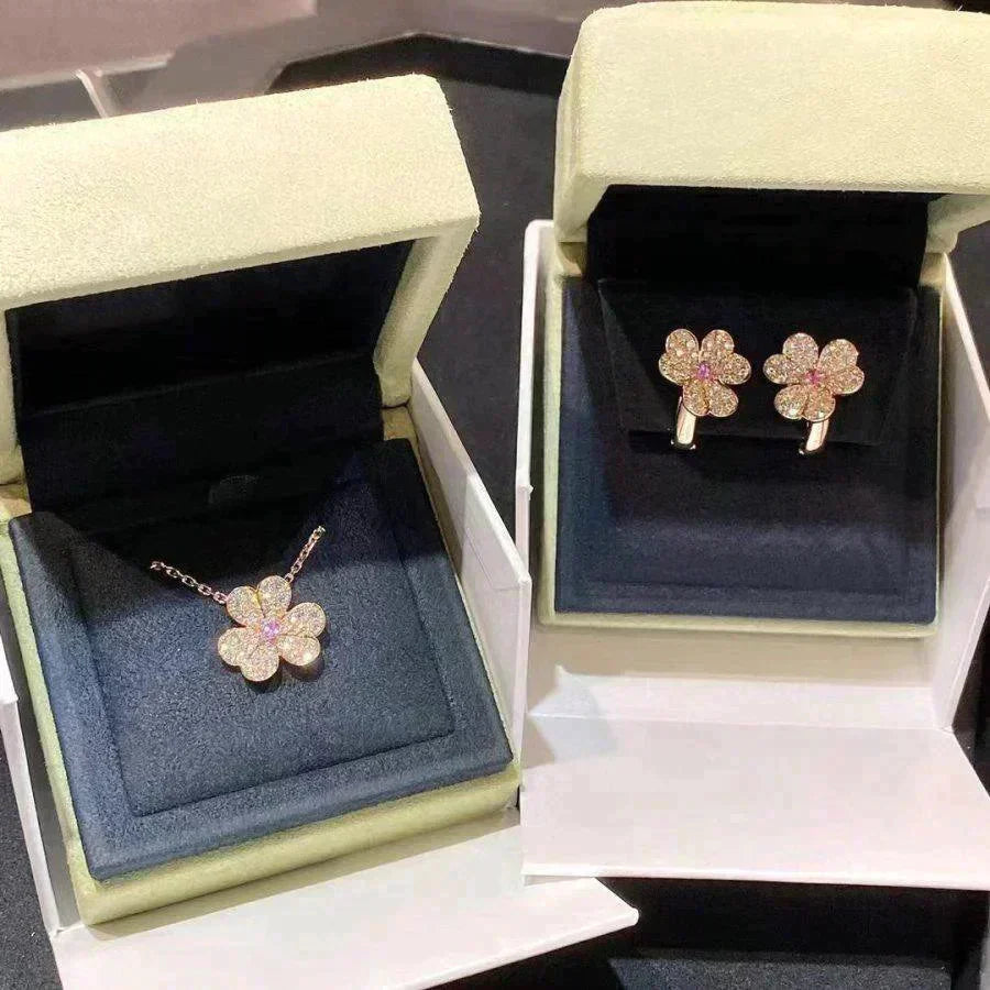 [Cyra]  FRIVOLE ROSE GOLD FLOWER DIAMOND NECKLACE