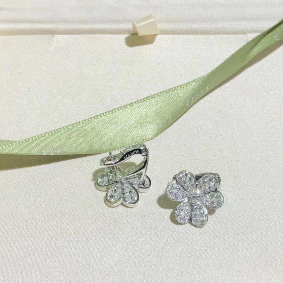 [Cyra]  FRIVOLE SILVER FLOWER DIAMOND EARRINGS