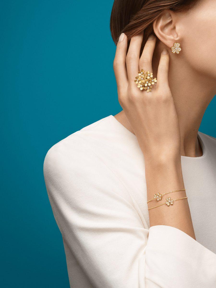 [Cyra]  FRIVOLE GOLD FLOWER DIAMOND EARRINGS