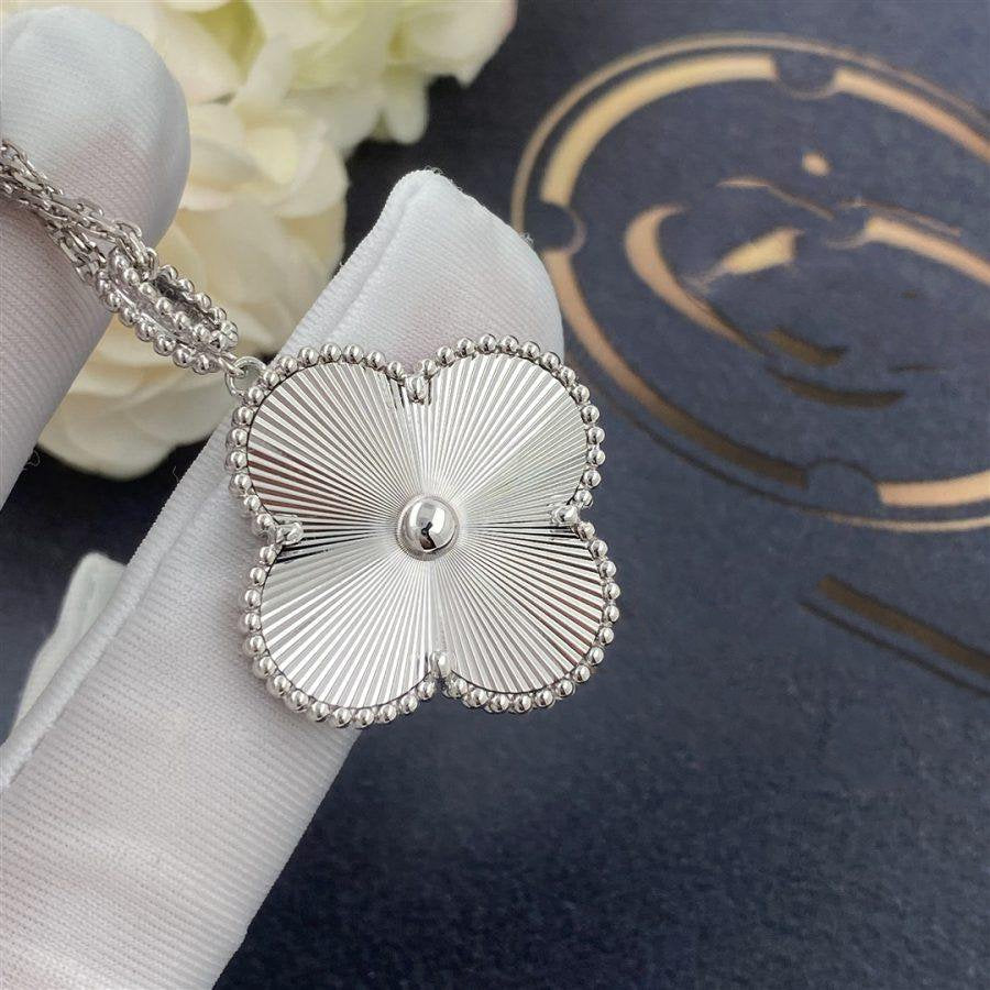 [Cyra]  CLOVER 25MM SILVER BIG CLOVER NECKLACE