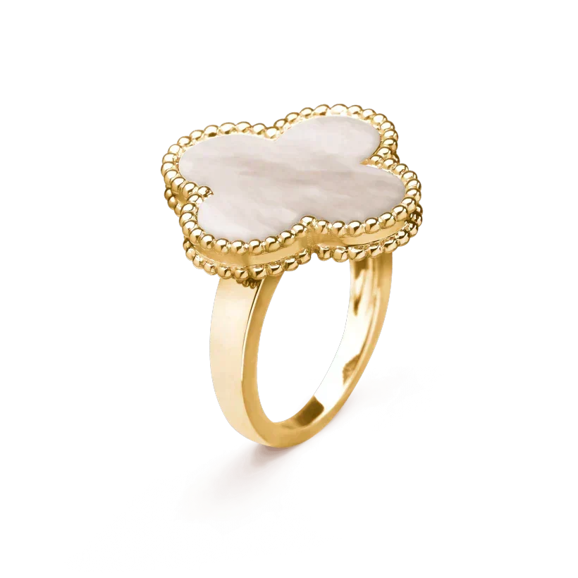 {
  "Cyra": "クローバーホワイトモップリング"
}