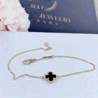 [Cyra]  CLOVER ONYX SINGLE FLOWER BRACELET