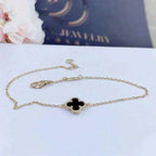 [Cyra]  CLOVER ONYX SINGLE FLOWER BRACELET