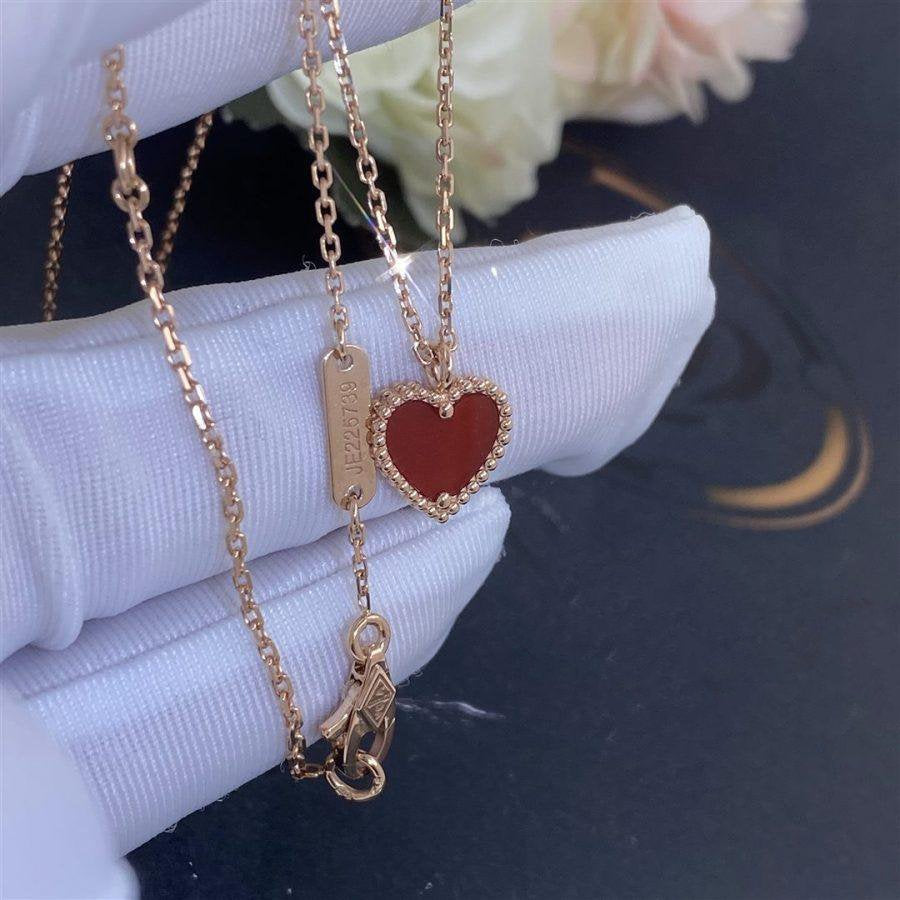 [Cyra]  SWEET CLOVER CARNELIAN HEART NECKLACE