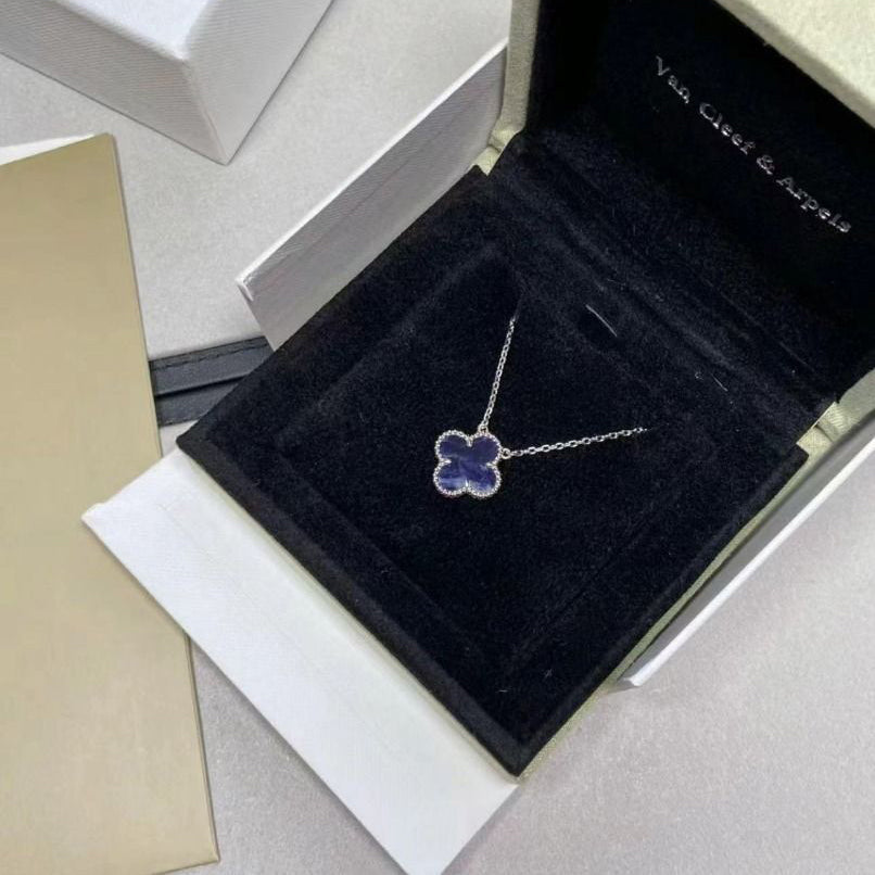 [Cyra]  CLOVER 15MM PIETERSITE NECKLACE SILVER