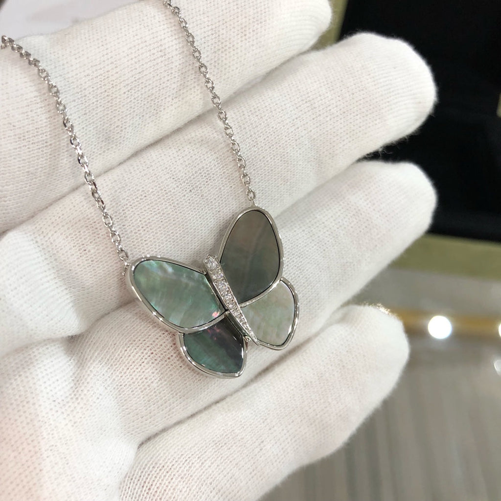 [Cyra]  LARGE BUTTERFLY SILVER PENDANT DIAMOND NECKLACE