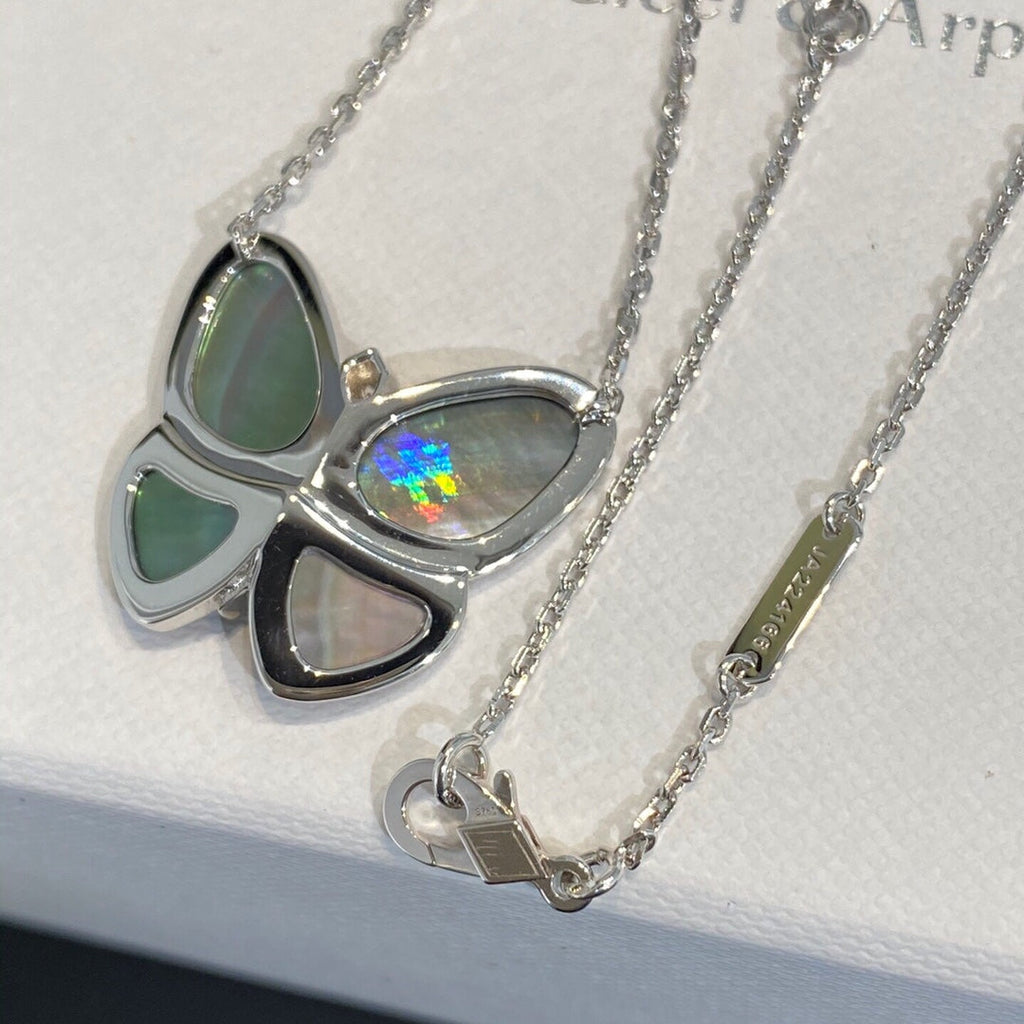 [Cyra]  LARGE BUTTERFLY SILVER PENDANT DIAMOND NECKLACE