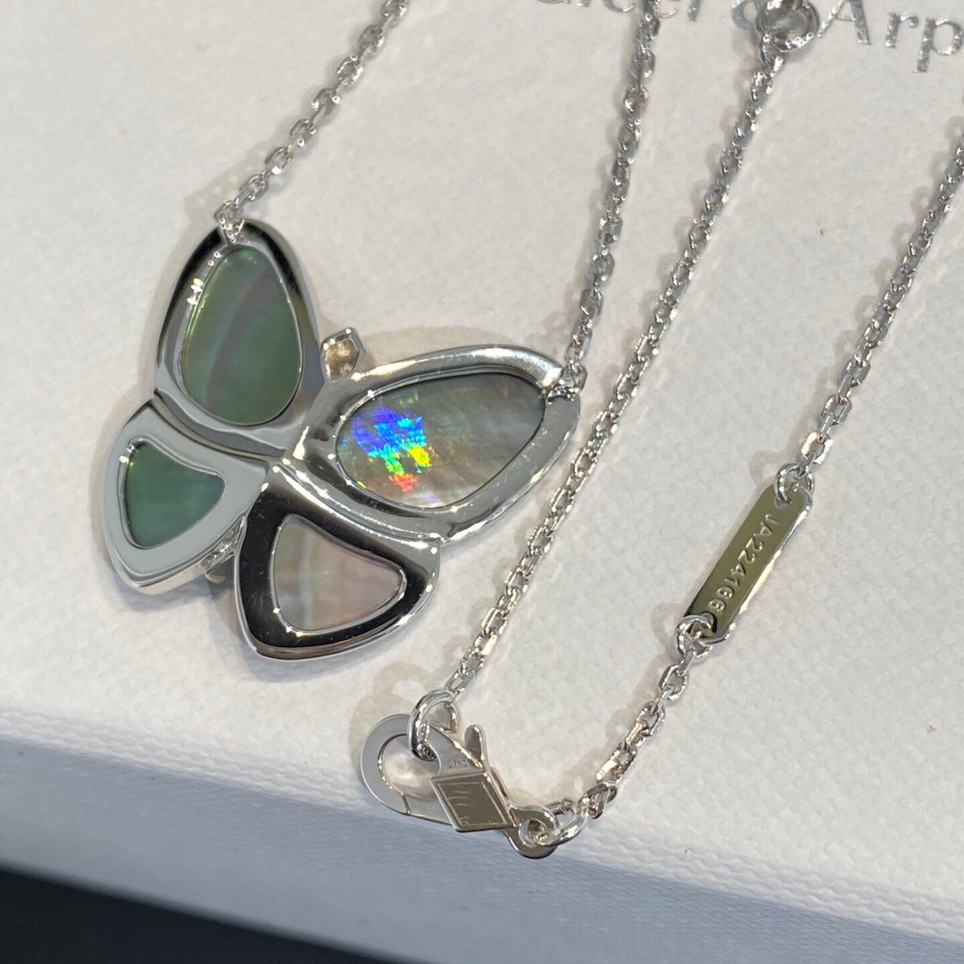 [Cyra]  LARGE BUTTERFLY SILVER PENDANT DIAMOND NECKLACE